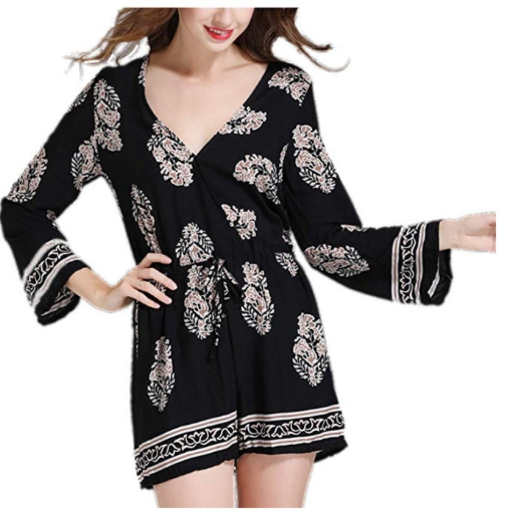 NEW WITH TAGS - Super Black Patterned Romper - Picture 4 of 4